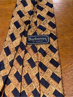 Burberrys Navy and Gold Geometric Silk Tie